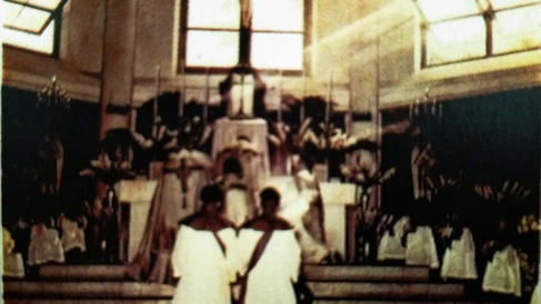 Altar gathering in traditional Catholic Mass
