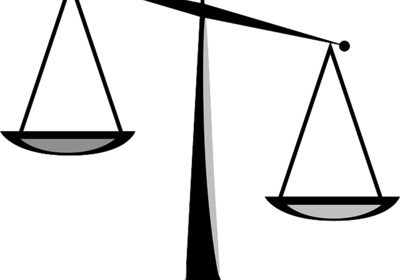 Tilted weighing scales